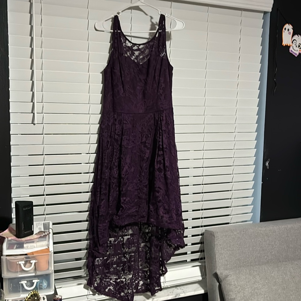 (L) Purple high-low dress